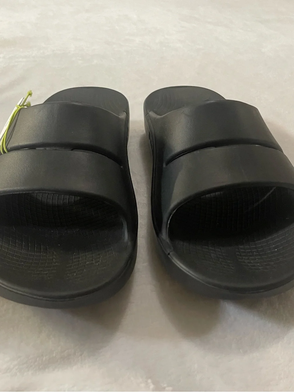 OOFOS Black OOAHH Slide Sandals M9 W11 NWT